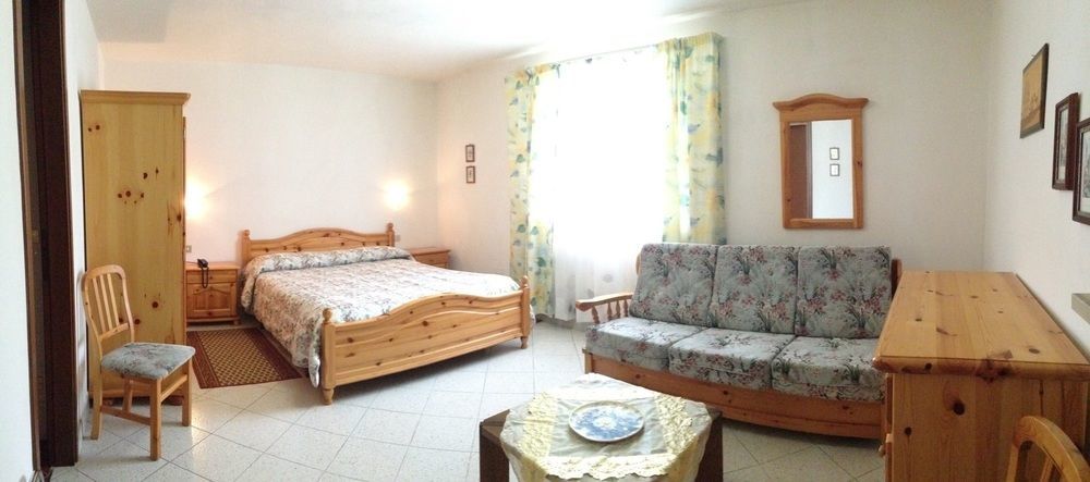 Hotel Serena Spiazzi Di Caprino 外观 照片